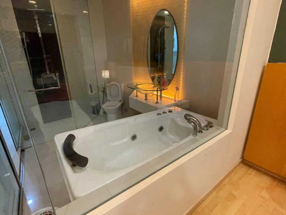 Stylish Romantic Couples Getaway At Kl City 1419 Kuala Lumpur Exterior foto